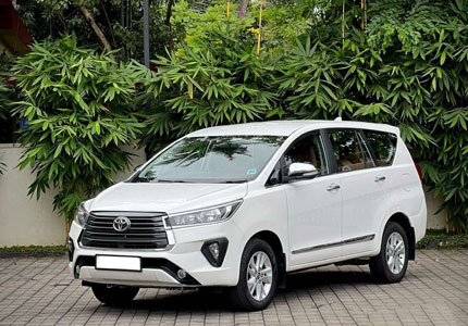 Innova Crysta Cabs