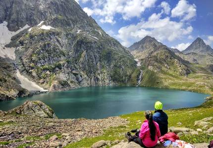 Srinagar – Vishansar & Gadsar Lakes Trek