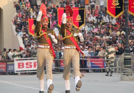 Amritsar–Srinagar–Gulmarg Scenic Trip