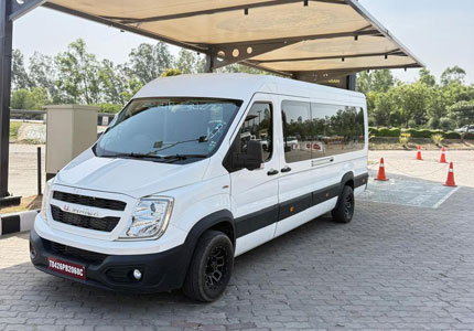 17 Seater Urbania Traveller Rental Service